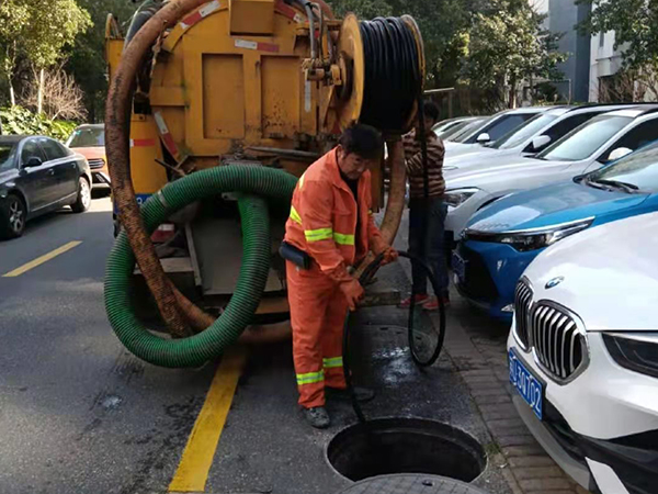 积玉口镇排污管道清淤